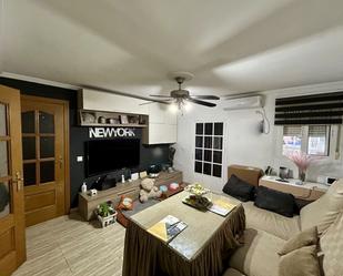 Living room of Flat for sale in  Sevilla Capital  with Air Conditioner, Heating and Terrace