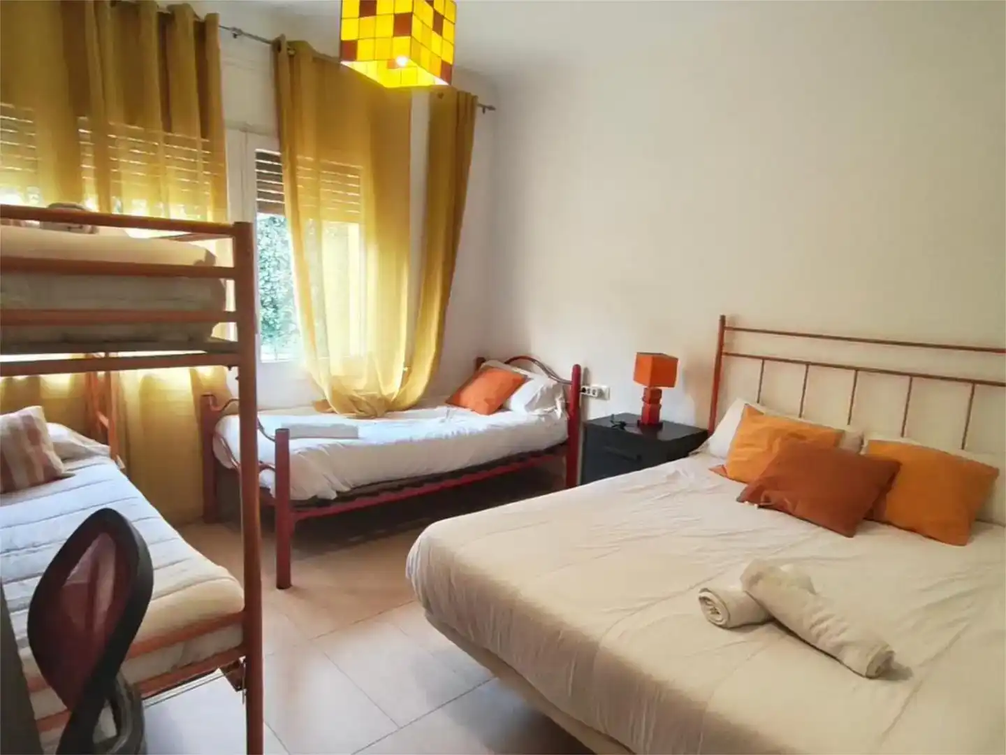 Schlafzimmer von Wohnung zur Miete in La Llacuna mit Klimaanlage, Privatgarten und Schwimmbad