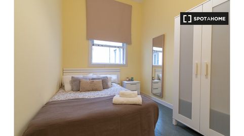 Foto 3 de Habitación en Almagro, Madrid Capital