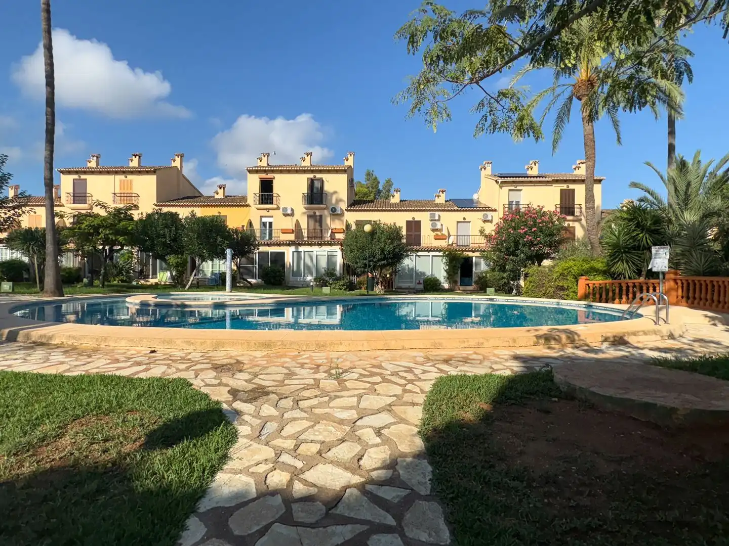 Maison mitoyenne avec piscine à vendre à El Montgó
