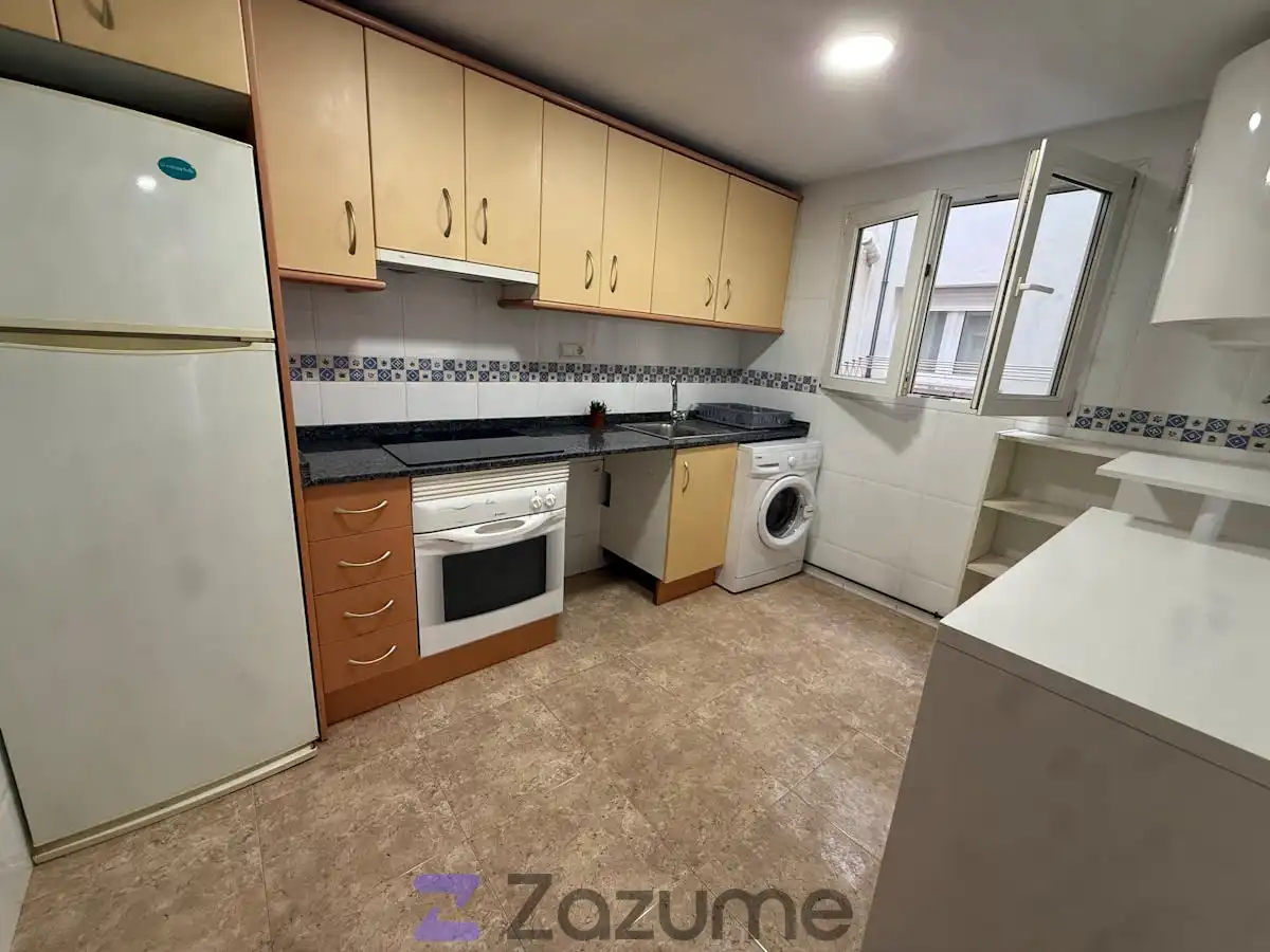 Küche von Wohnung zur Miete in Alicante / Alacant mit Klimaanlage, Heizung und Abstellraum