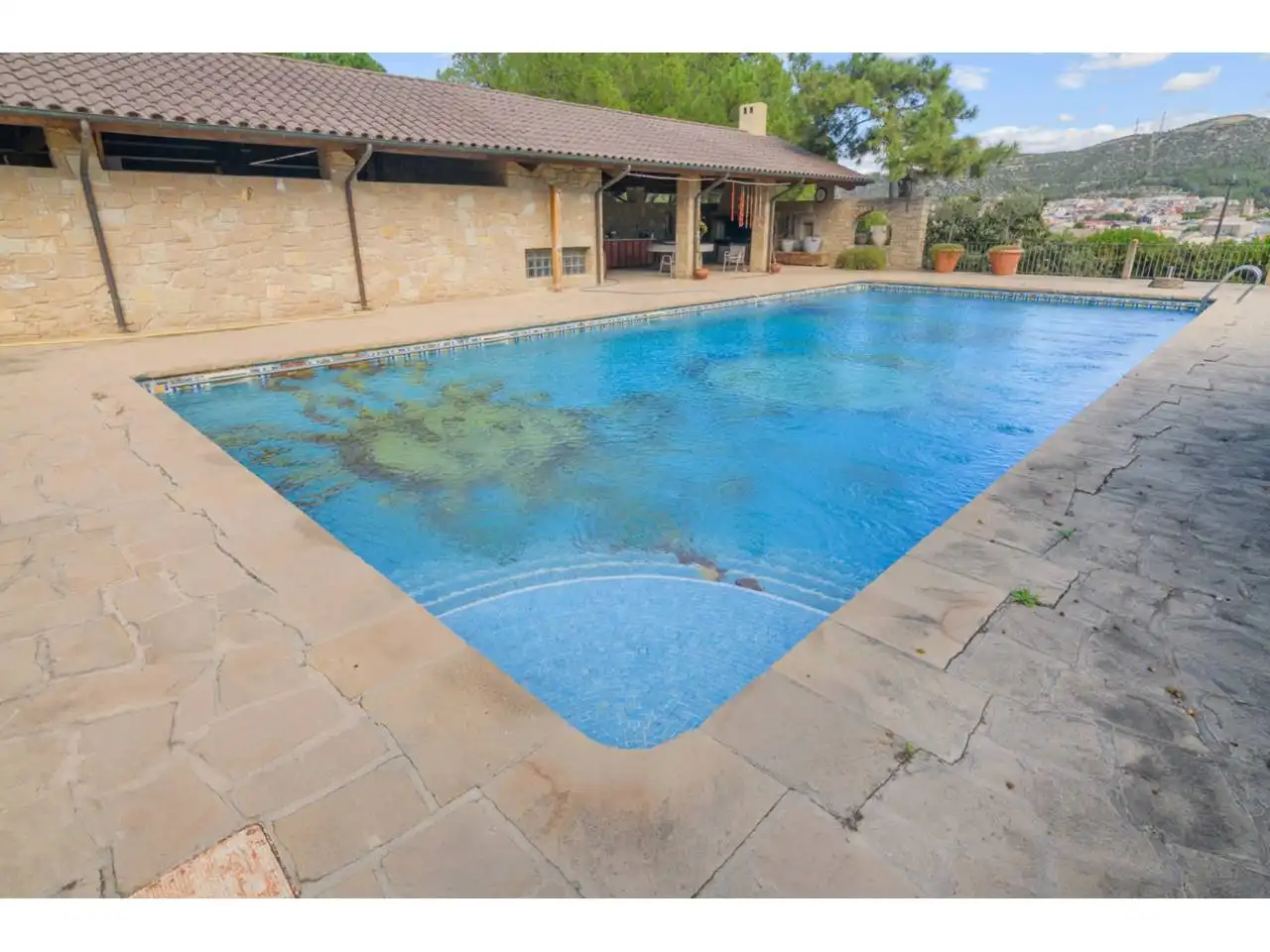 Schwimmbecken von Haus oder Chalet zum Verkauf in Sant Vicenç de Castellet mit Klimaanlage, Heizung und Privatgarten