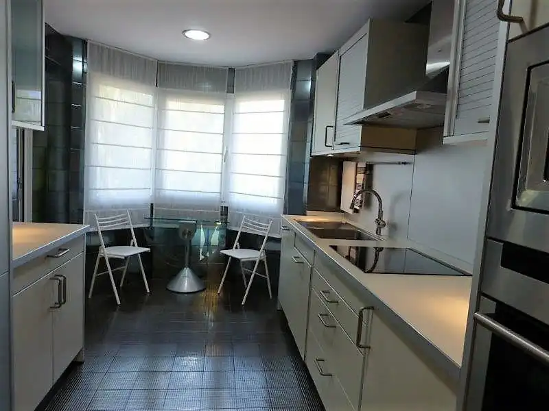 Cocina de Apartamento de alquiler en Marbella con Aire acondicionado, Terraza y Amueblado