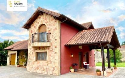 Vista exterior de Casa o xalet en venda en Santa María de Cayón