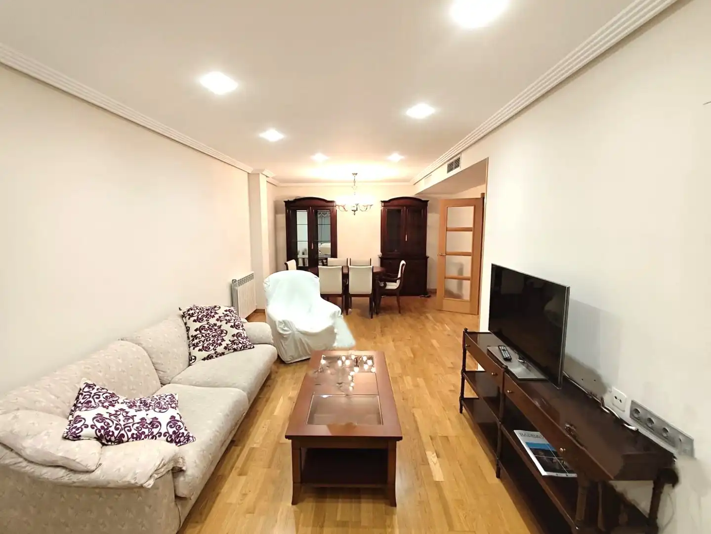 Living room of Flat for rent in Barbastro  with Air Conditioner, Heating and Terrace