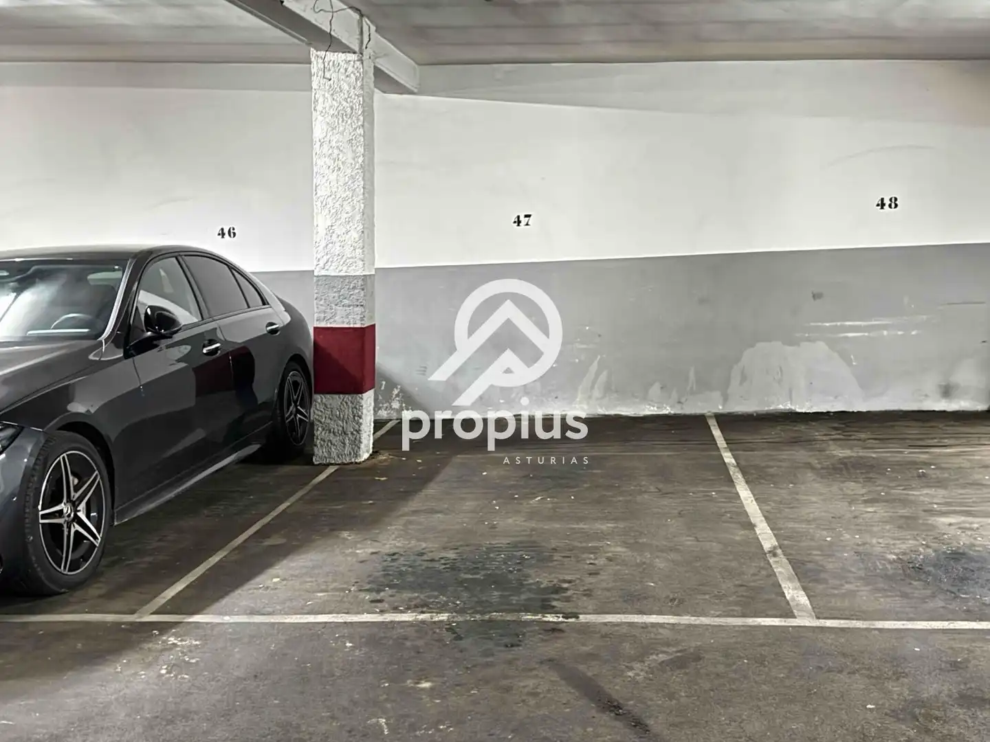 Parking de Piso en venta en Oviedo  con Calefacción, Parquet y Terraza
