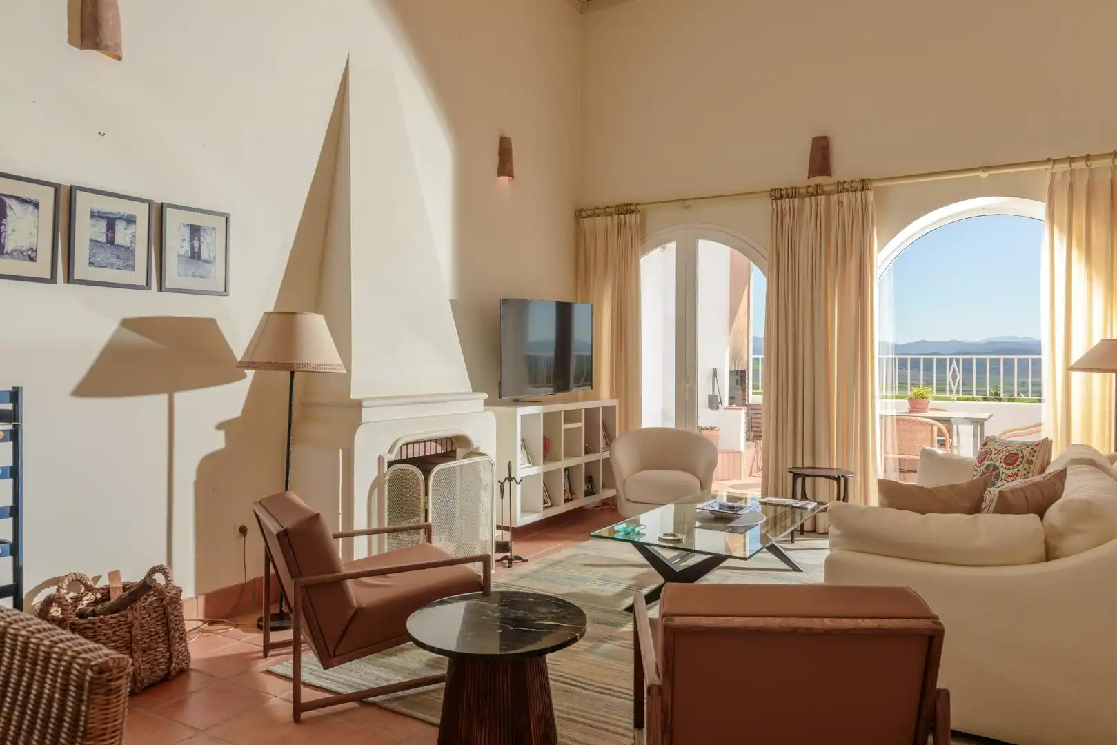 Sala d'estar de Casa o xalet en venda en Benalup-Casas Viejas amb Aire condicionat, Calefacció i Jardí privat