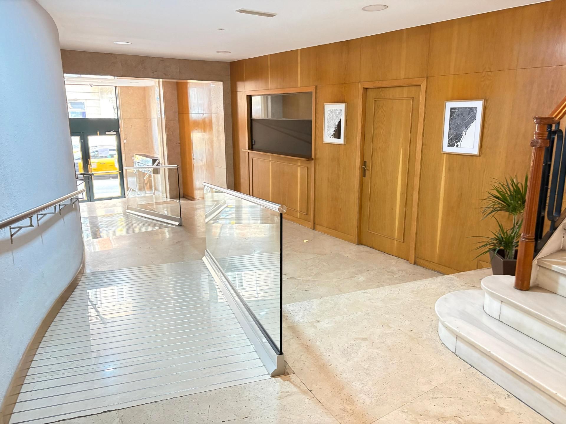 Apartamento en venta en  Barcelona Capital con Alarma