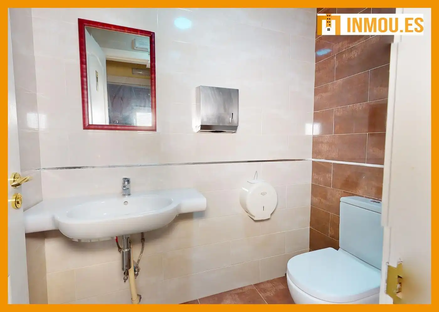 Bathroom of Commercial properties for sale in Ourense Capital 