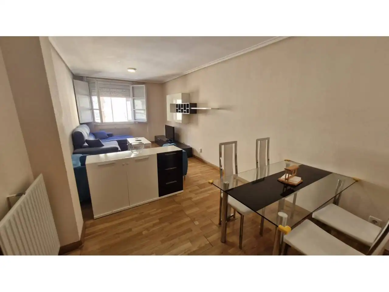 Exterior view of Flat for rent in  Logroño  with Heating, Parquet flooring and Storage room