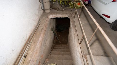 Casa esquinera de grandes dimensiones, immagine 2