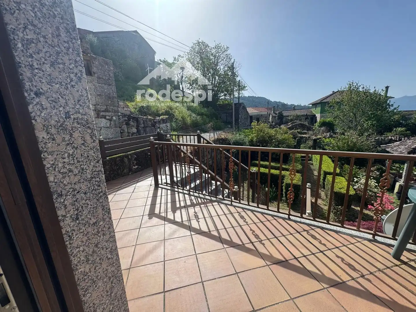 Terrasse von Einfamilien-Reihenhaus zum Verkauf in As Neves   mit Heizung