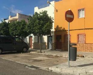 Exterior view of Flat for sale in  Sevilla Capital