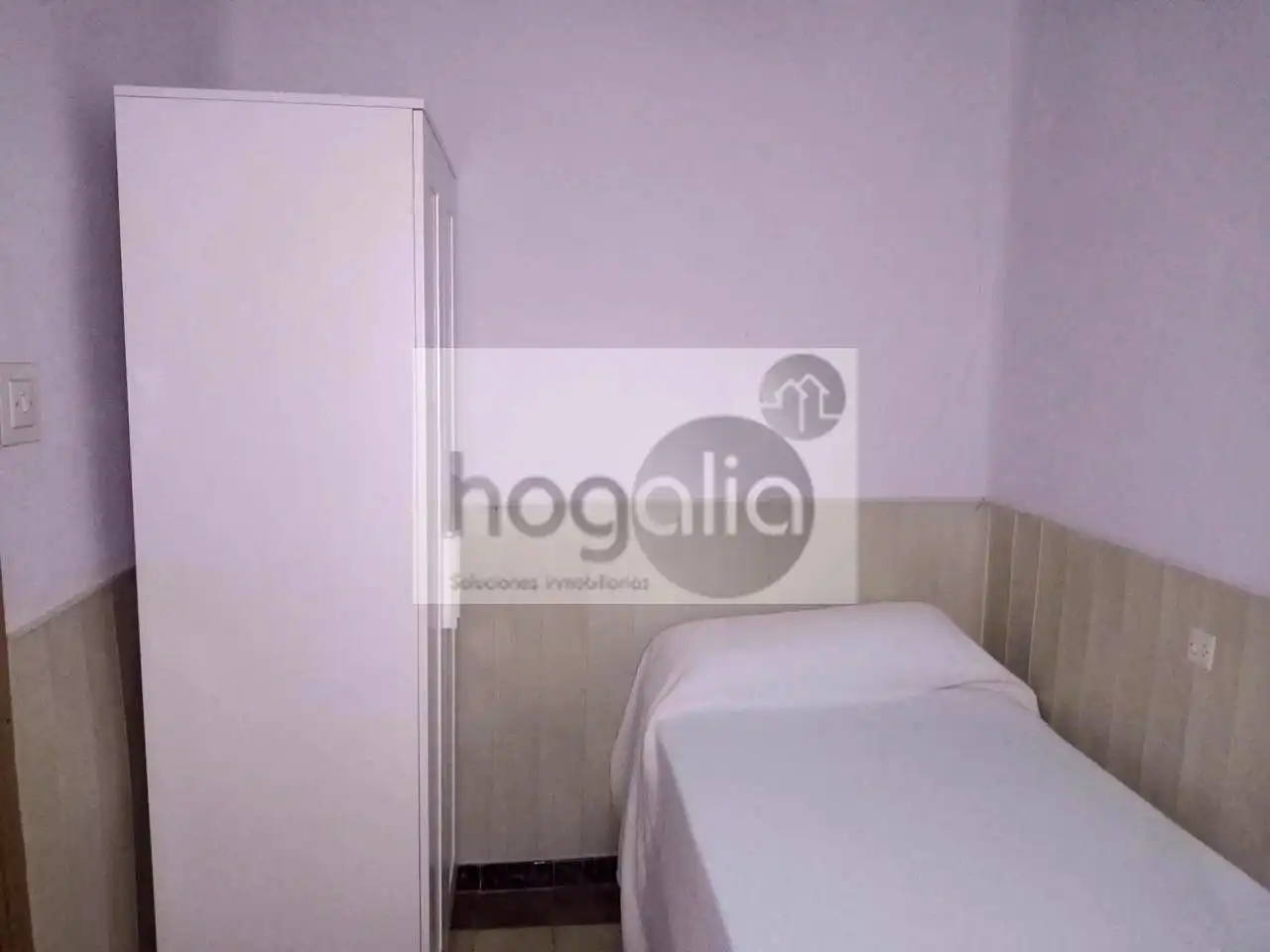 Habitación de Piso de alquiler en Sevilla con Aire acondicionado y Amueblado