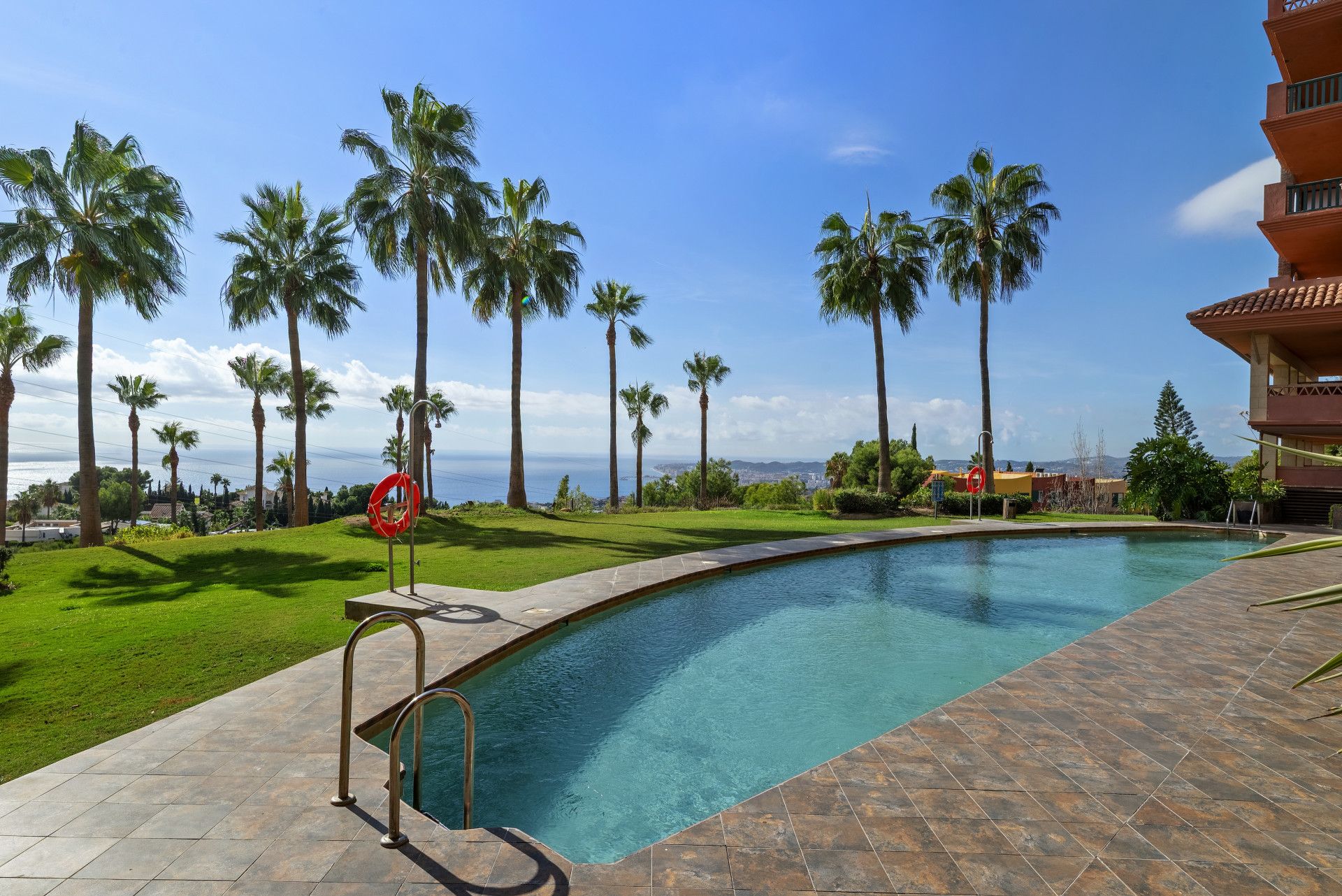 Swimming pool of Planta baja for sale in Benalmádena  with Air Conditioner, Terrace and Swimming Pool