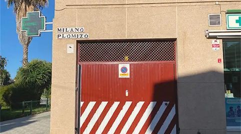 Foto 2 de Garaje en venta en Urbadiez - Entrepuentes, Sevilla Capital