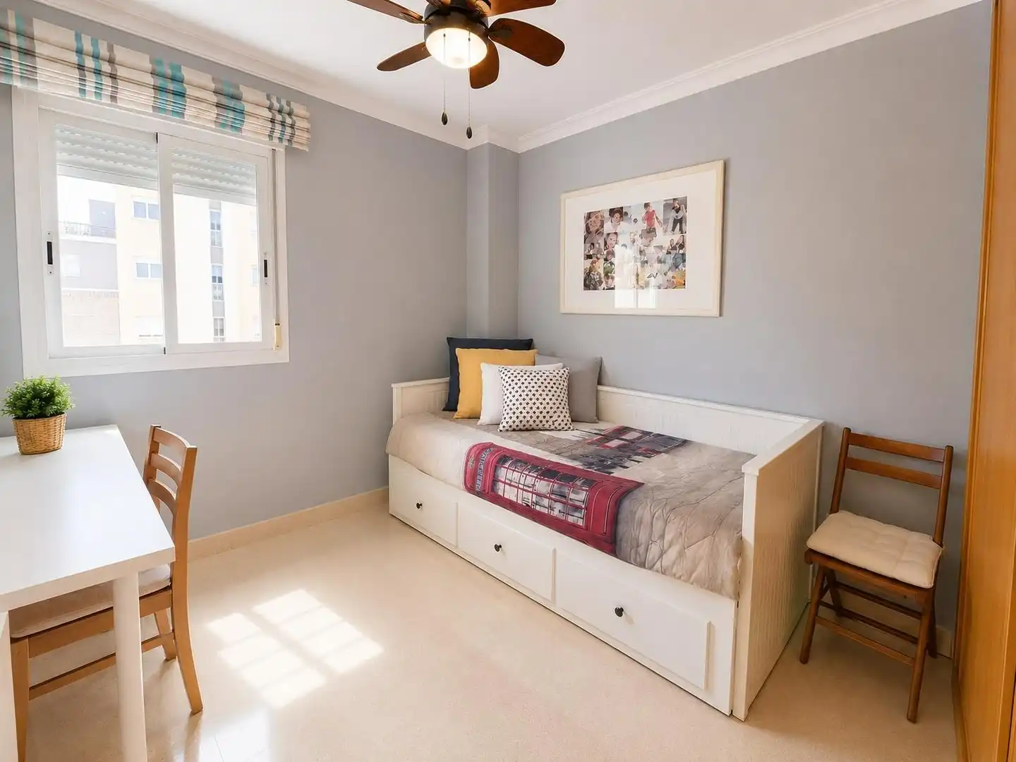 Bedroom of Flat for sale in Málaga  with Air Conditioner, Terrace and Storage room