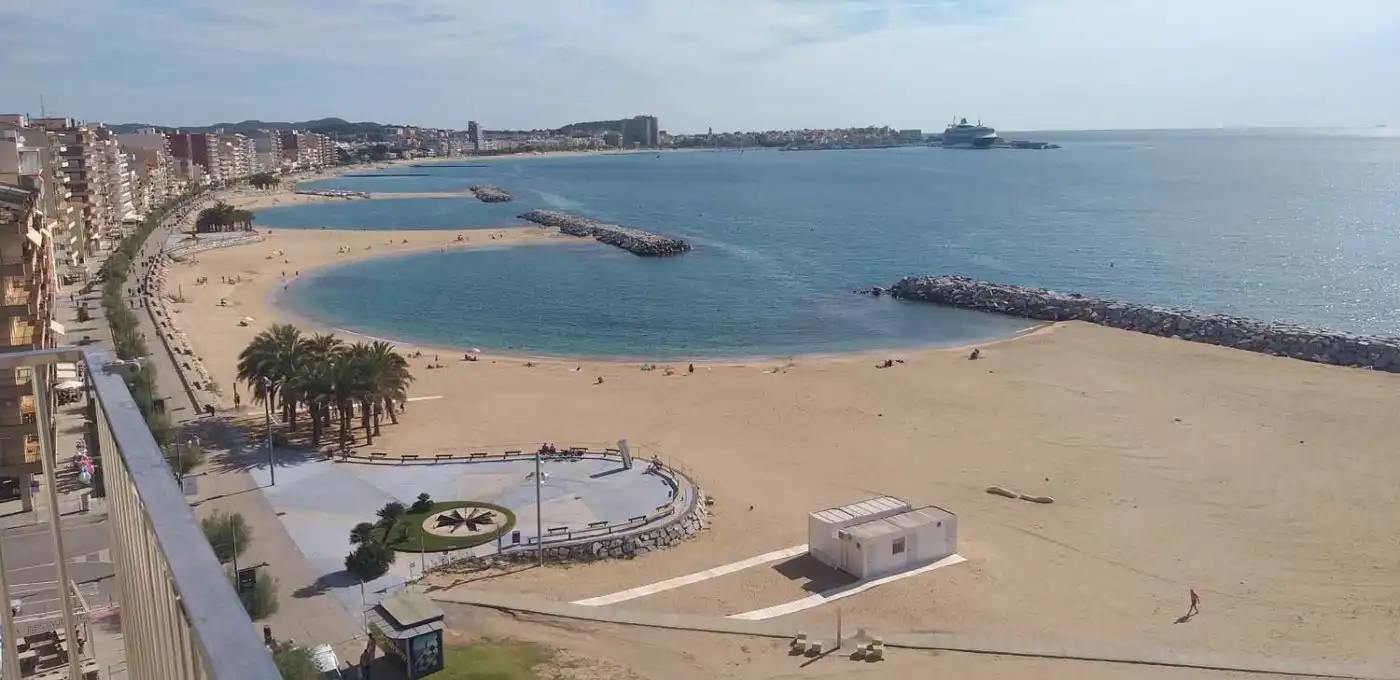 Vista exterior de Àtic en venda en Calonge i Sant Antoni amb Calefacció, Terrassa i Balcó