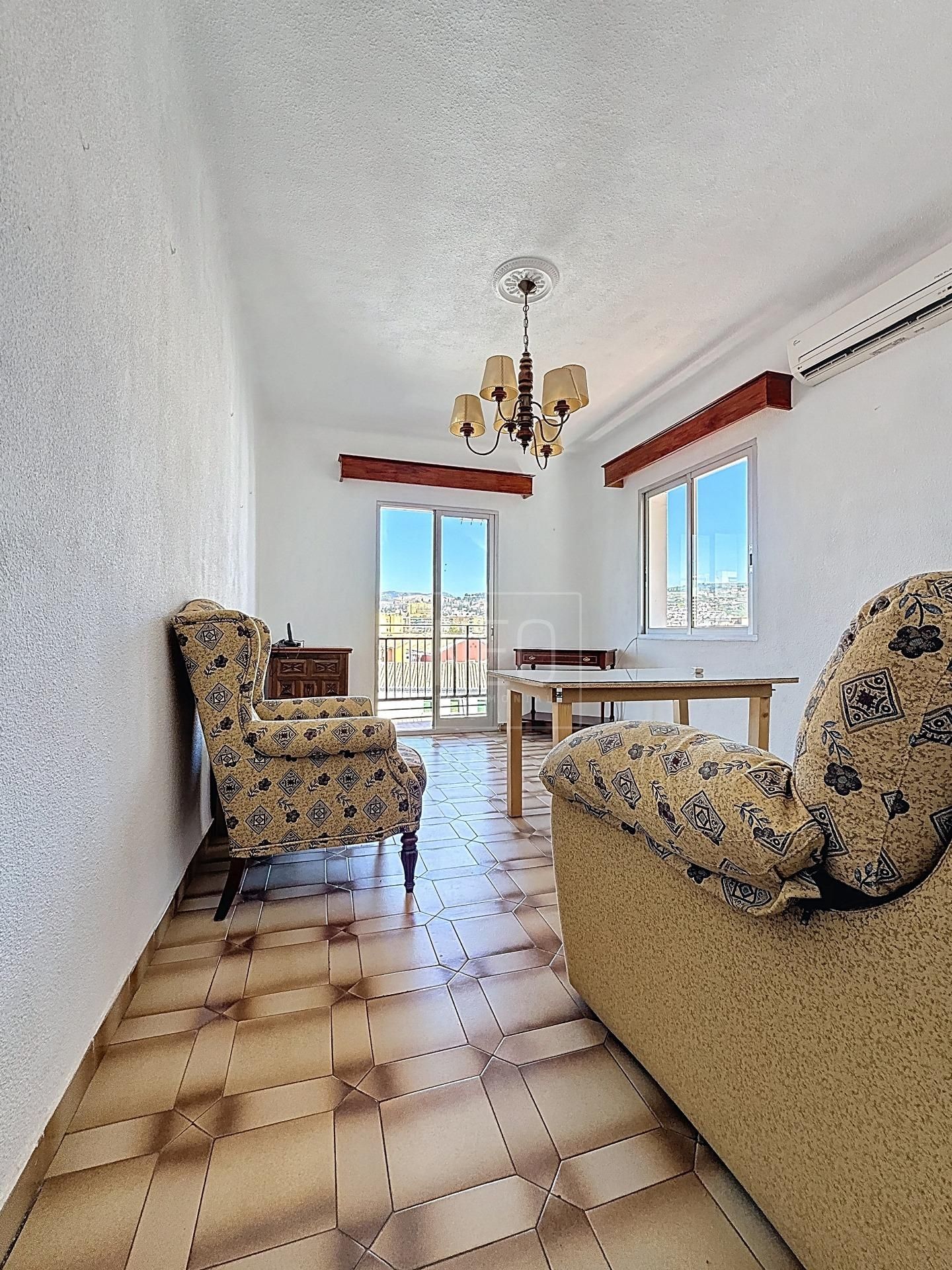 Living room of Flat for sale in  Granada Capital  with Air Conditioner and Balcony