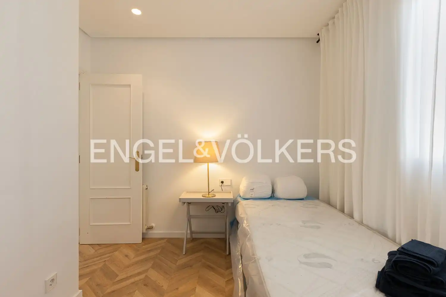 Bedroom of Attic for rent in Valencia  with Air Conditioner, Heating and Terrace