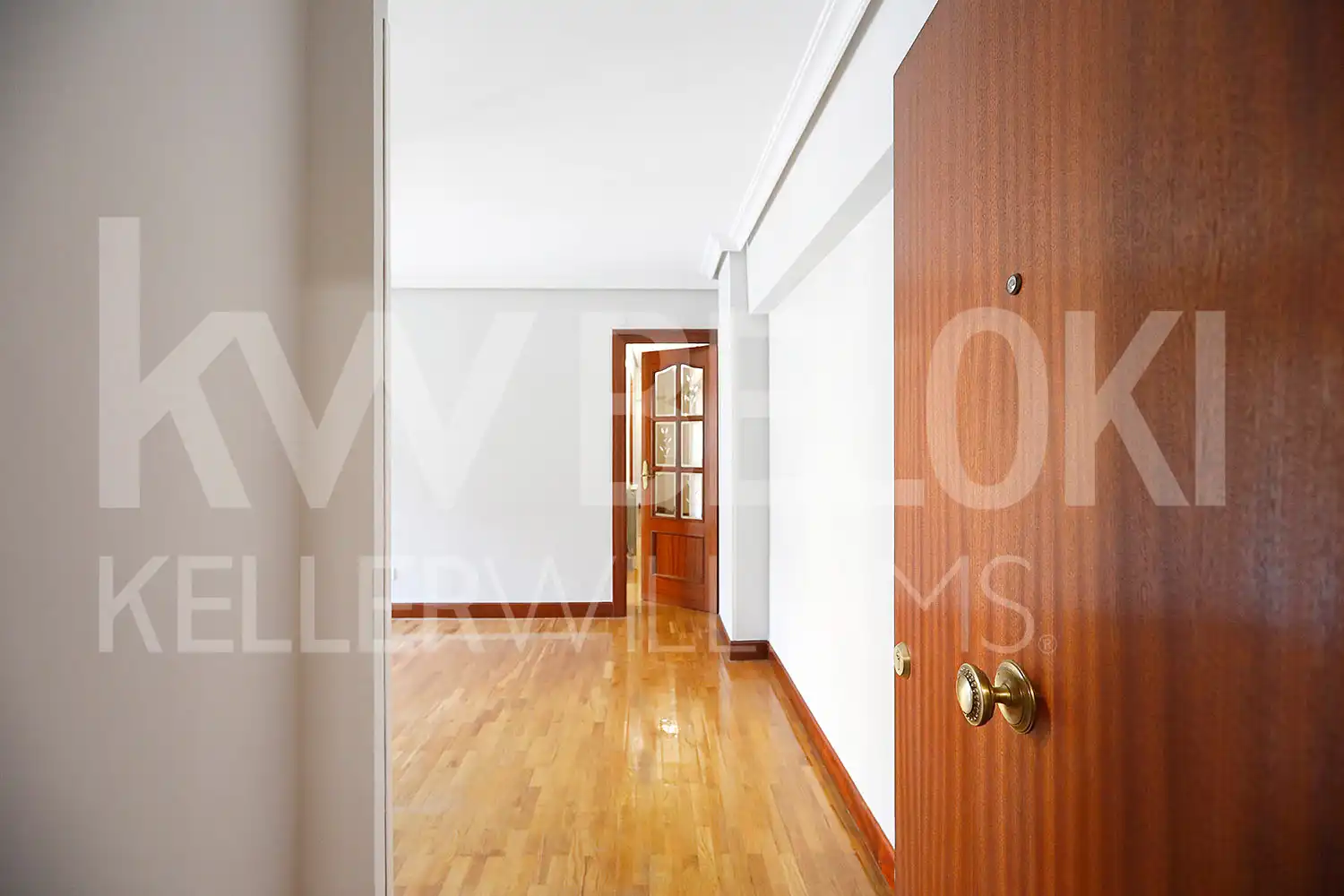 Flat with terrace for sale in Luis de Uranzu Kalea