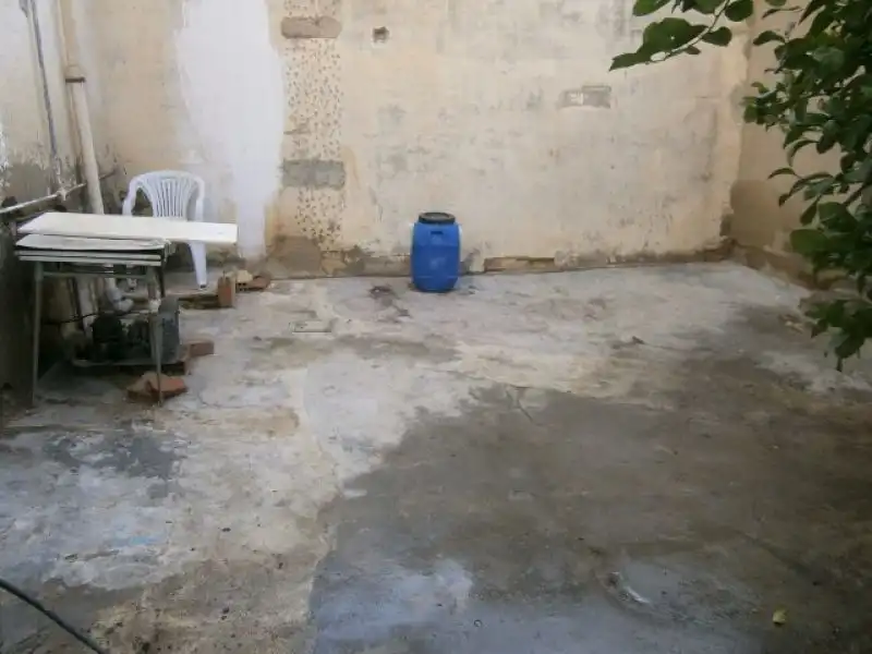 Local de alquiler en Monóvar  / Monòver con Aire acondicionado y Amueblado