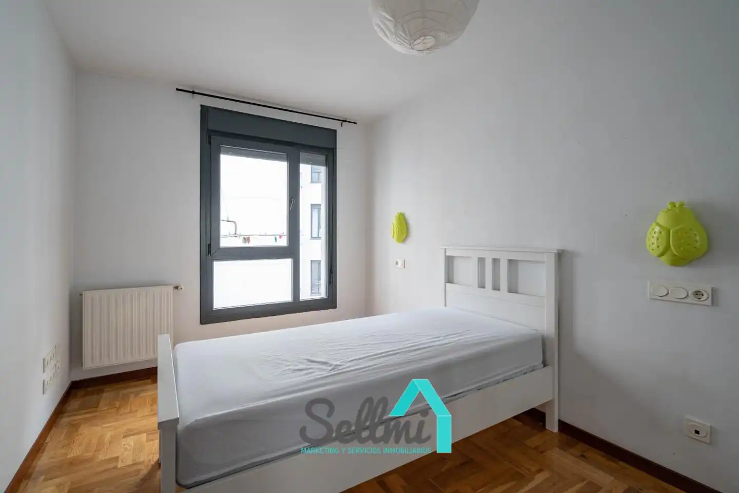 Habitación de Piso de alquiler en Oviedo  con Calefacción, Parquet y Trastero