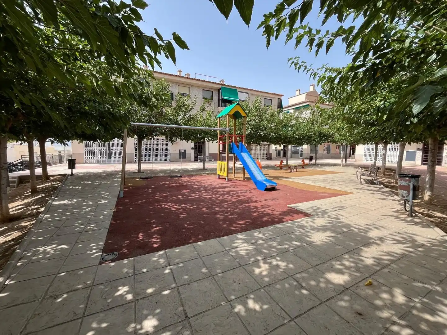 Local comercial en venta en Pueblo - Urbanizaciones