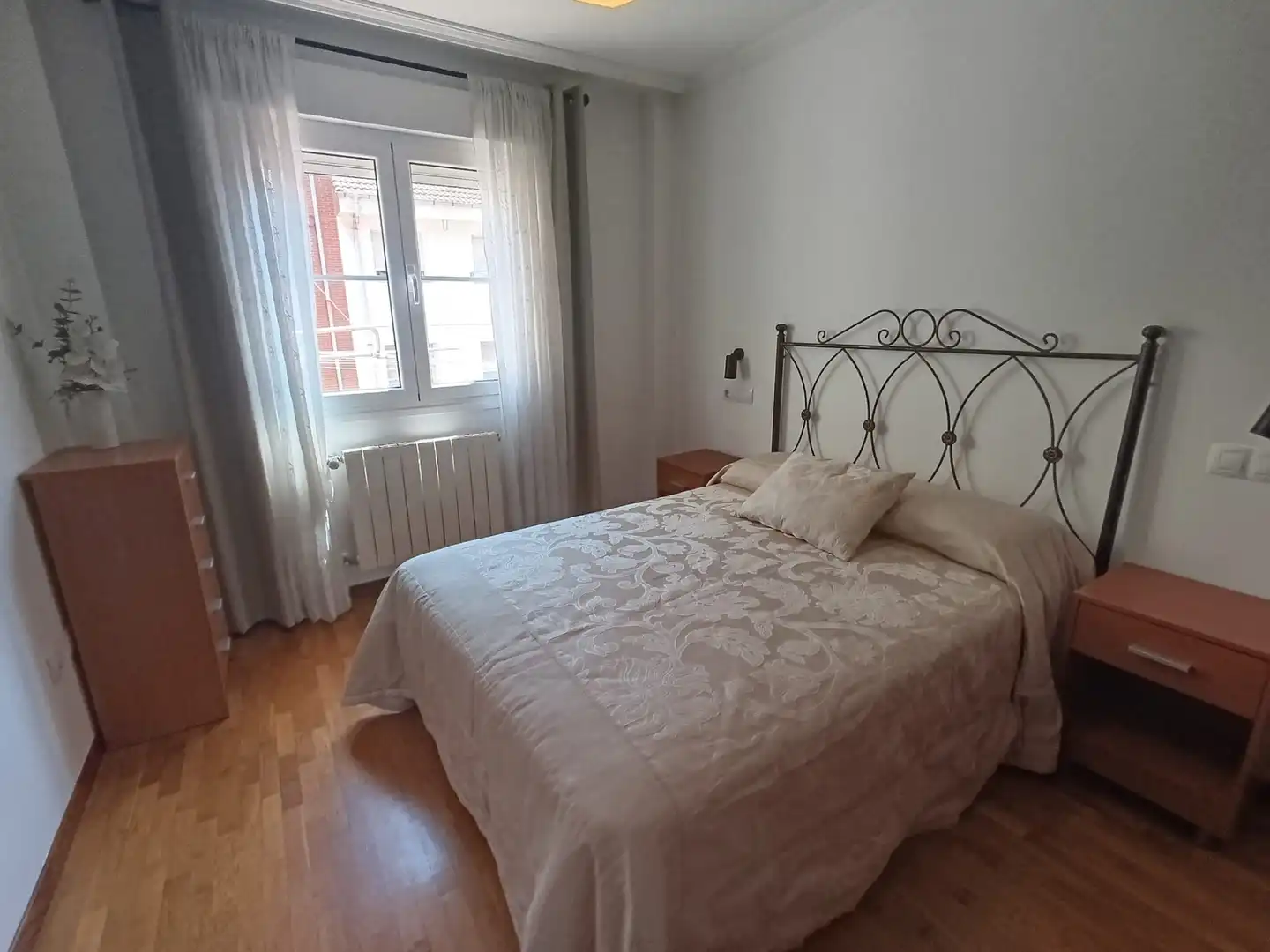 Bedroom of Apartments for rent in Gijón   with Heating, Storage room and Furnished