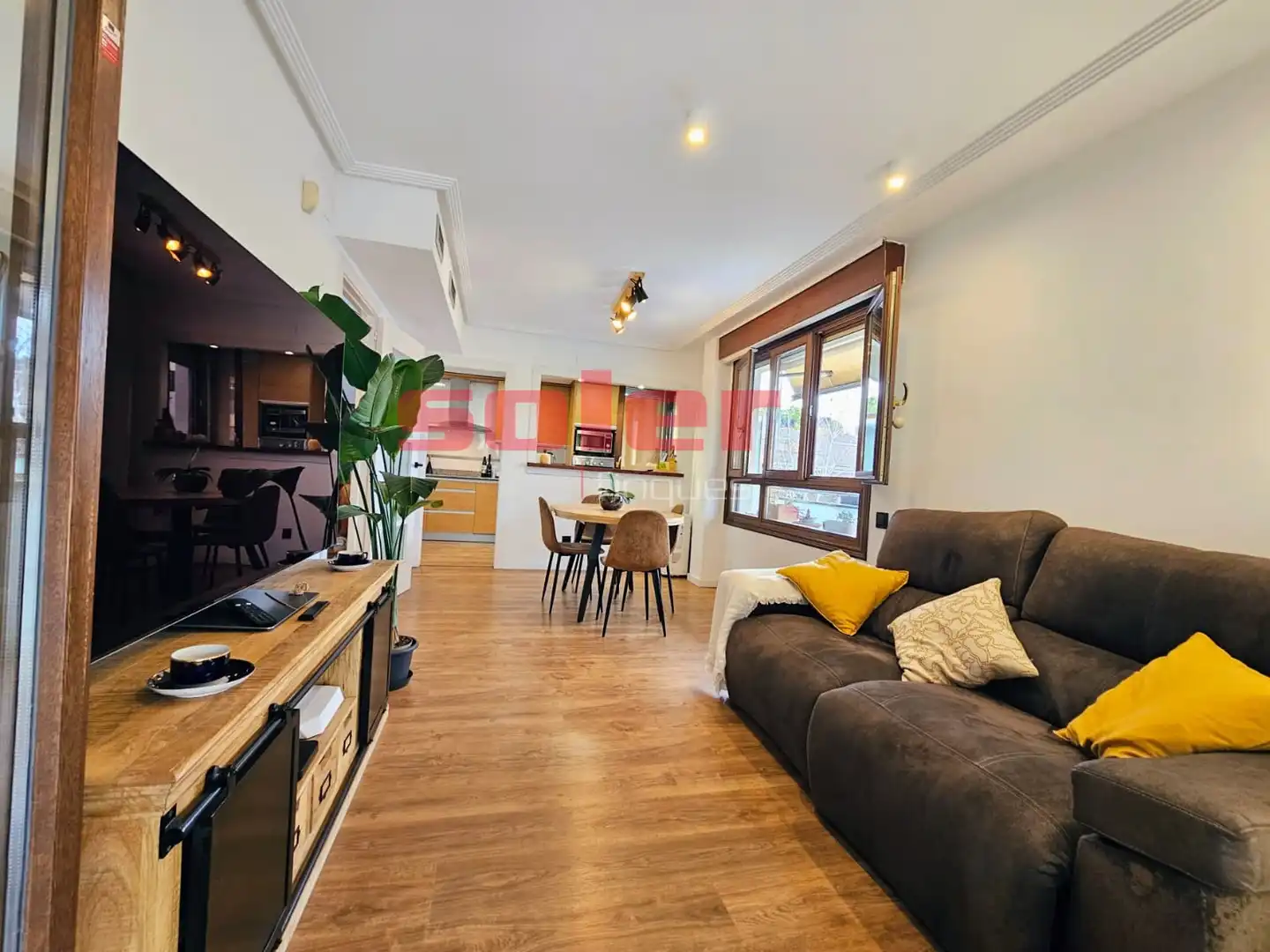 Penthouse with terrace for sale in Carrer de Sabina Canyameras, imagen 3