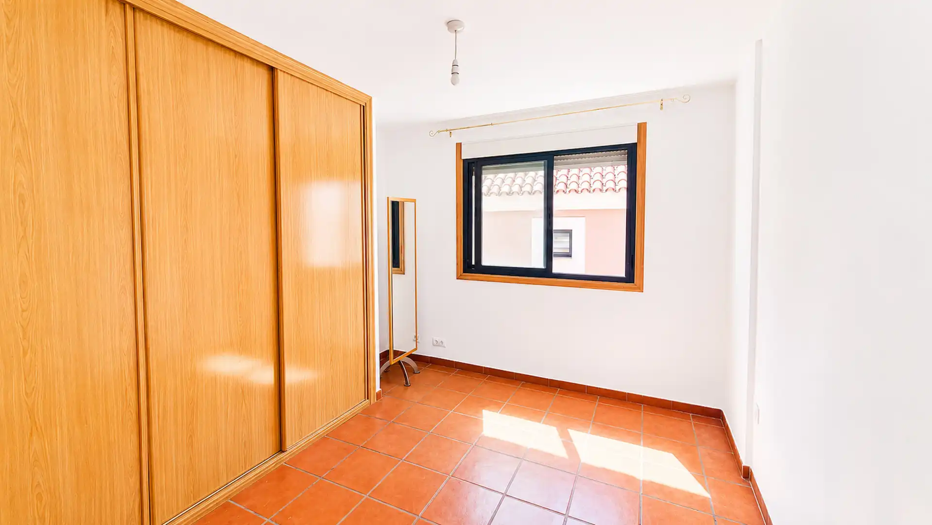 Habitación de Casa o chalet en venta en Manilva con Jardín privado, Piscina y Piscina comunitaria