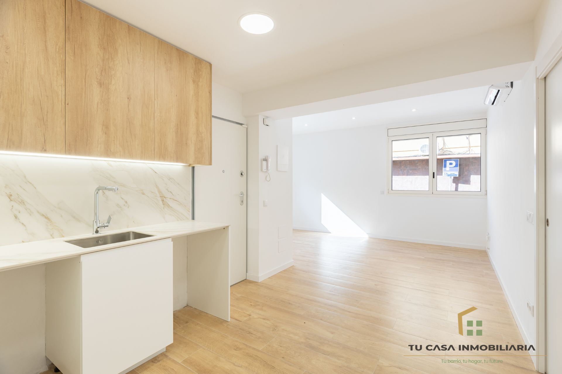 Flat for sale in Badalona  with Air Conditioner and Heating