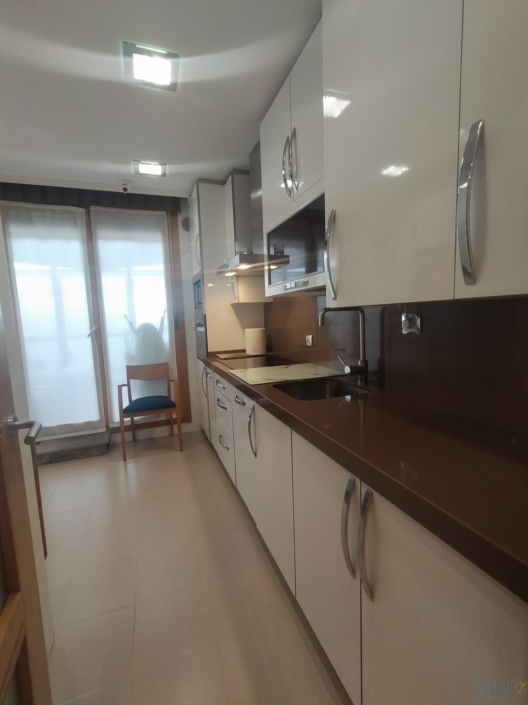 Àtic en venda a LUIS ROSALES, Villafría - La Ventilla - Castañares