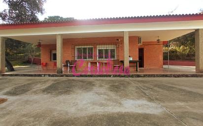 Vista exterior de Finca rústica en venda en  Córdoba Capital amb Aire condicionat, Calefacció i Jardí privat