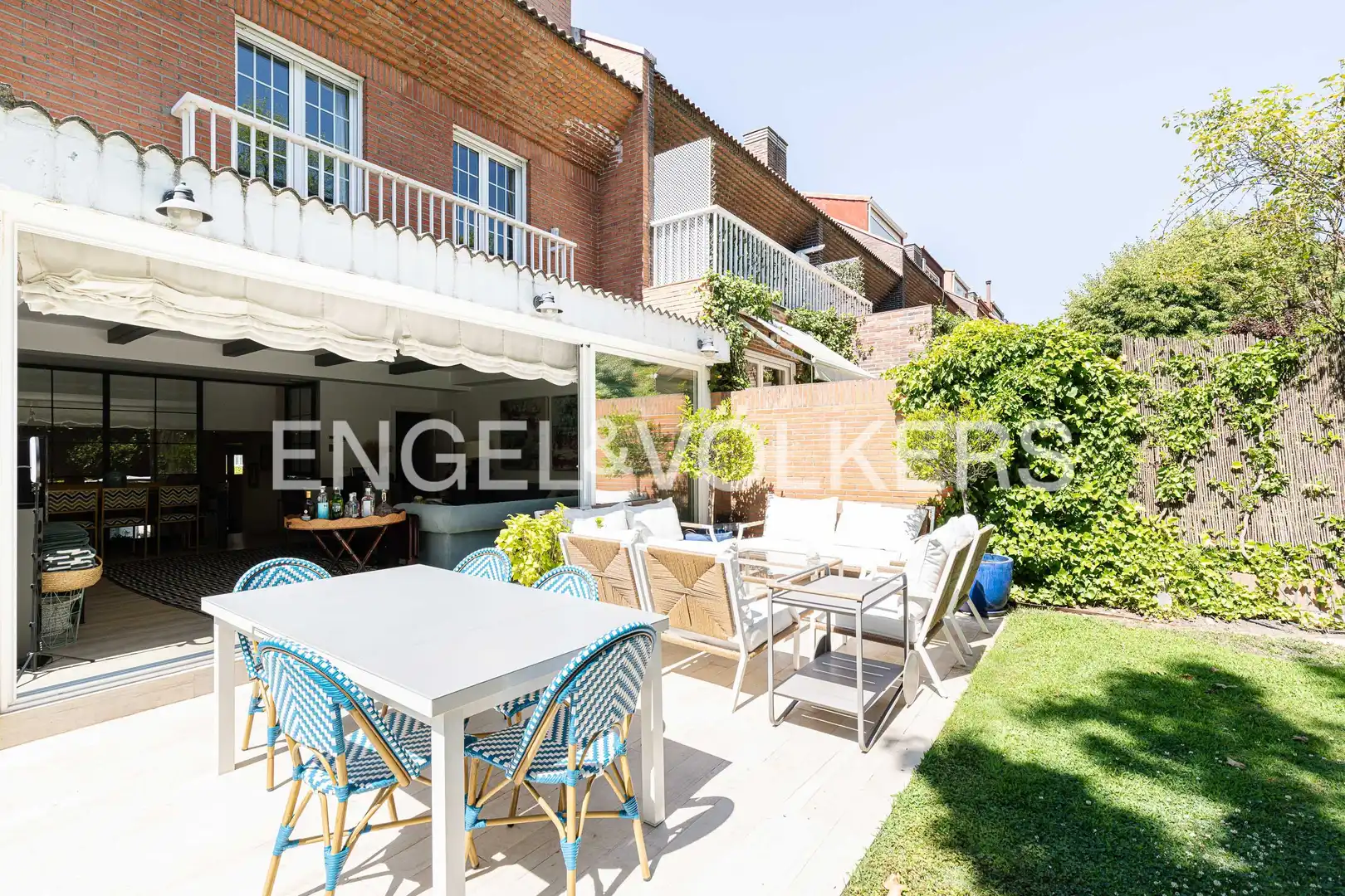 Terraza de Casa adosada en venta en Madrid con Aire acondicionado, Calefacción y Jardín privado