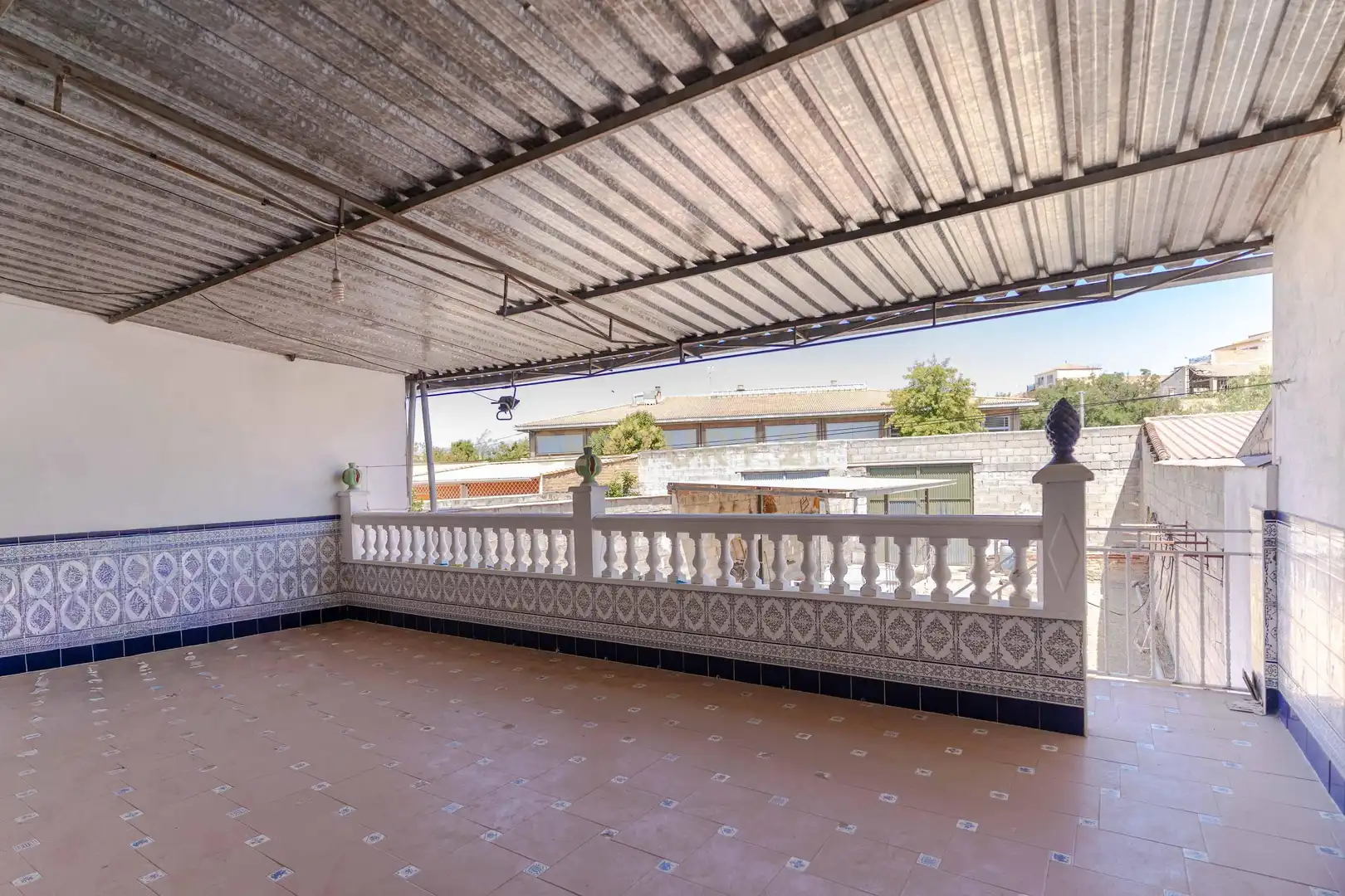Casa amb terrassa en venda a Calle Jardines de Pinos Puente, 14, Pinos Puente, Spain 14, imagen 2