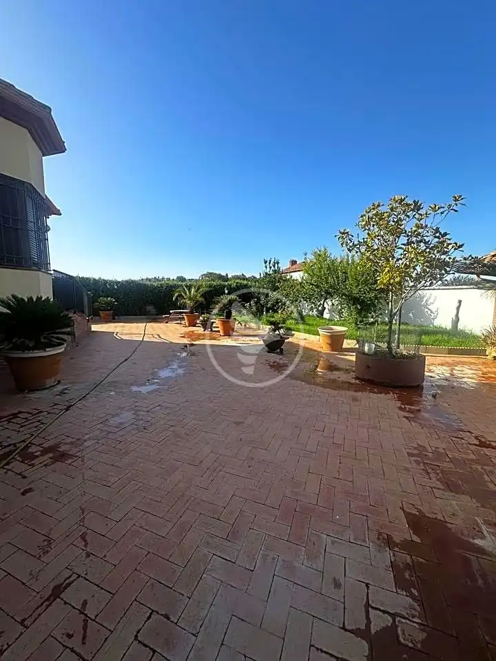 Jardí de Casa o xalet en venda en Linares amb Aire condicionat, Calefacció i Jardí privat