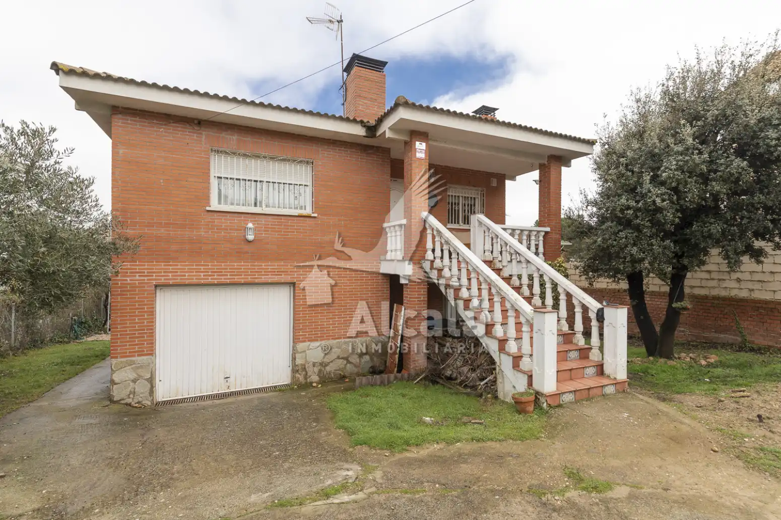 Vista exterior de Casa o chalet en venta en Torrejón del Rey con Calefacción y Piscina