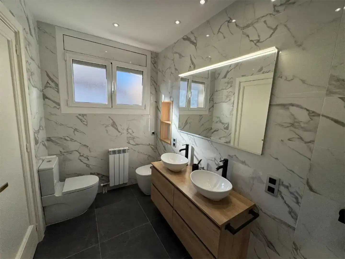 Bathroom of Detached homes for rent in Sabadell