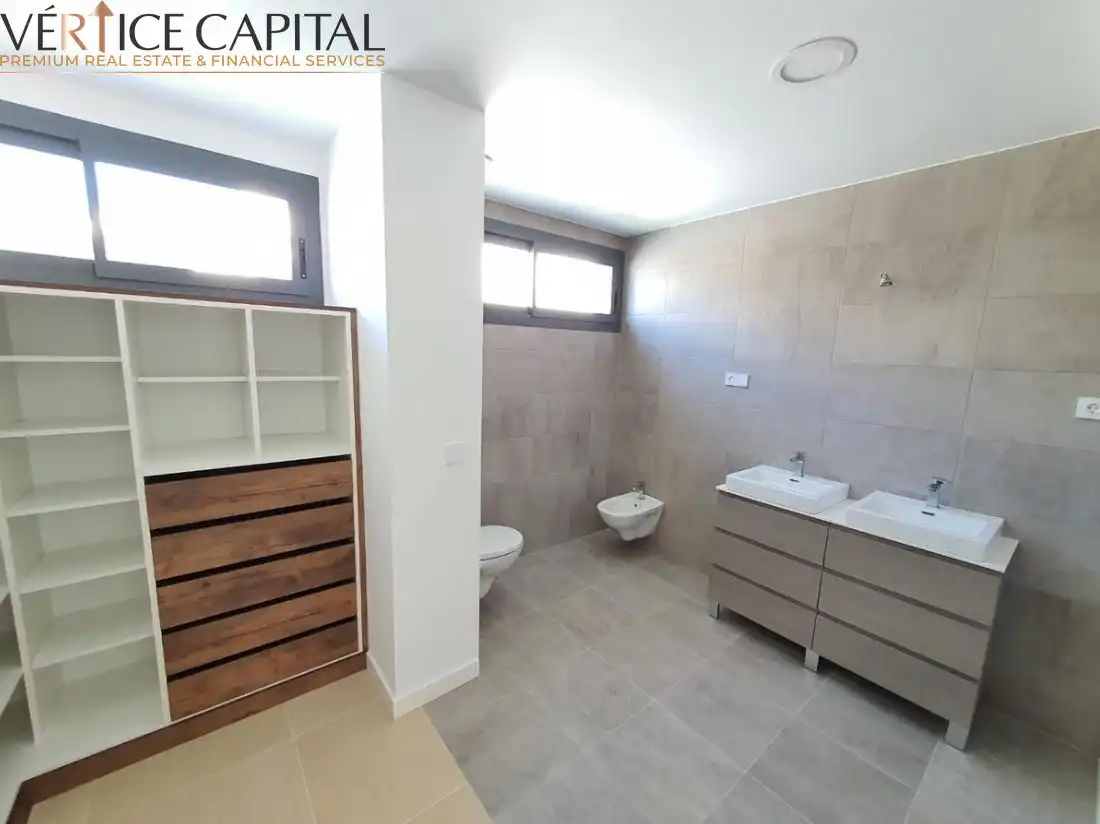 Bany de Casa o xalet en venda en Manilva amb Aire condicionat, Jardí privat i Terrassa