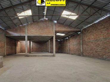 Nave industrial en venta en Parque de la Constitución 5a