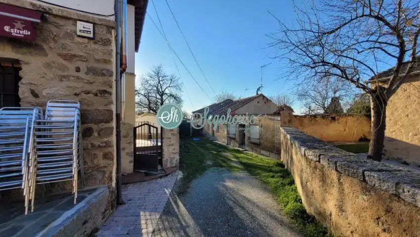 Vista exterior de Casa o chalet de alquiler en Navas de Riofrío con Calefacción y Balcón