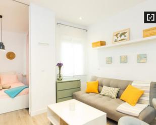 Bedroom of Flat to rent in  Madrid Capital  with Air Conditioner and Balcony