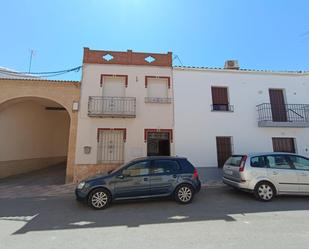 Vista exterior de Casa adosada en venda en Arjonilla