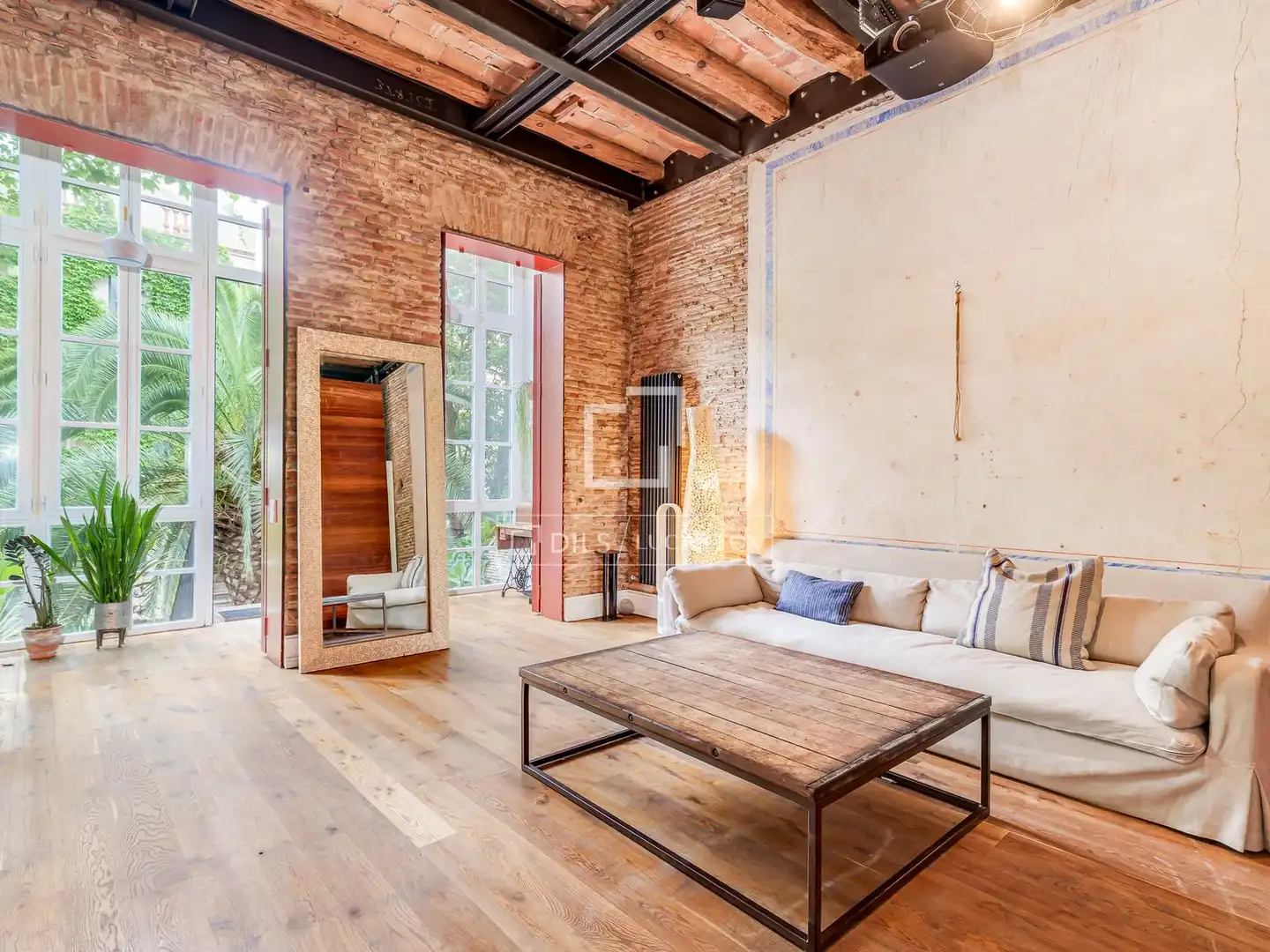 Sala de estar de Piso en venta en Barcelona con Aire acondicionado, Calefacción y Jardín privado