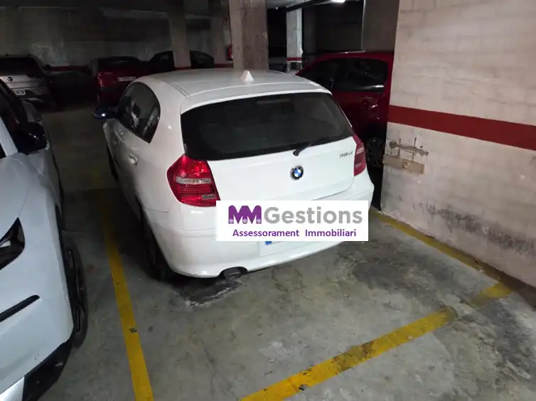 Aparcament de Pis en venda en Vilafranca del Penedès amb Aire condicionat, Calefacció i Parquet