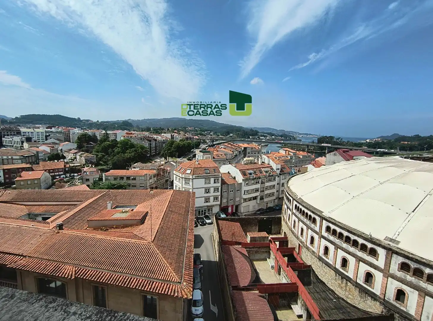 Vista exterior de Pis de lloguer en Pontevedra Capital  amb Calefacció i Moblat