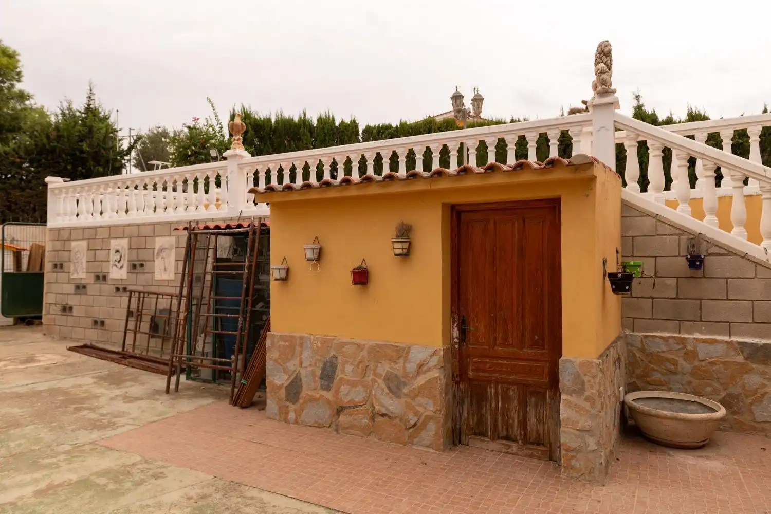 Vista exterior de Casa o xalet en venda en Alicante / Alacant amb Aire condicionat, Calefacció i Jardí privat