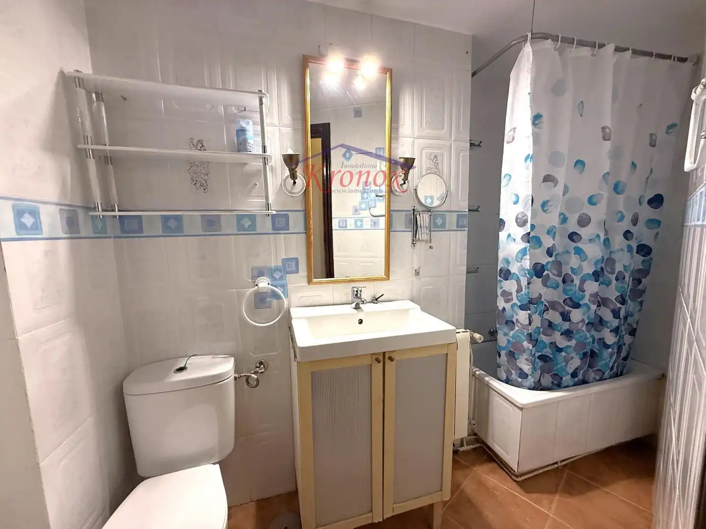 Bathroom of Flat for sale in Madrid  with Air Conditioner, Heating and Terrace