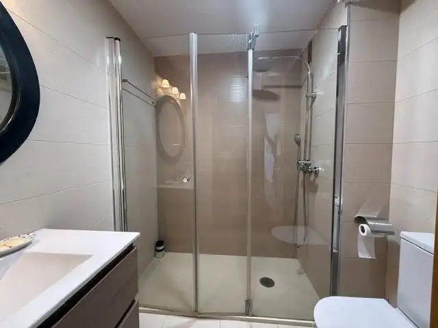 Baño de Piso de alquiler en Murcia con Aire acondicionado, Calefacción y Jardín privado